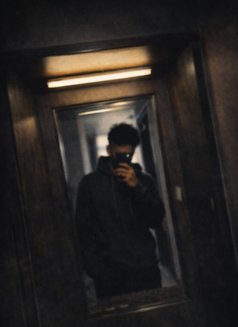 Akshu - Acompañantes masculino in Mumbai Photo 1 of 5