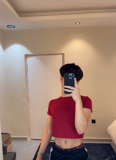 Al Waniss - Acompañantes masculino in Riyadh Photo 1 of 11