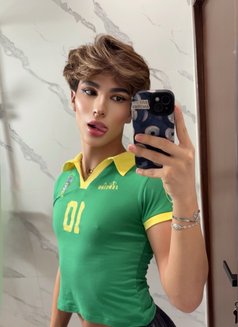 Al Waniss - Male escort in Riyadh Photo 9 of 10