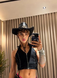 Al Waniss - Male escort in Riyadh Photo 10 of 10