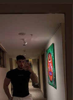 Alaaa - Male escort in İstanbul Photo 3 of 5