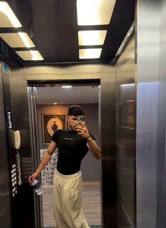 Alaaa - Male escort in İstanbul Photo 5 of 5