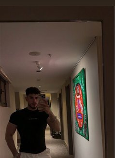 Alaaa - Male escort in İstanbul Photo 3 of 7