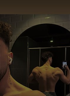 Alaaa - Male escort in İstanbul Photo 6 of 7