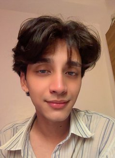 Aladdin - Male escort in New Delhi Photo 3 of 8