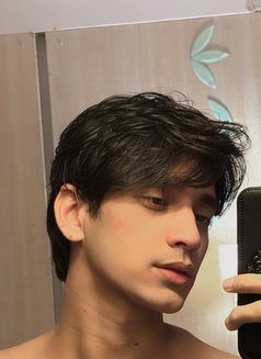 Aladdin - Male escort in New Delhi Photo 6 of 8