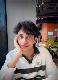 Aladdin - Male escort in New Delhi Photo 7 of 8