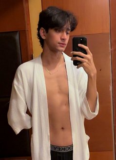 Aladdin - Acompañantes masculino in New Delhi Photo 12 of 12