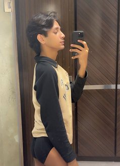 Aladdin - Male escort in New Delhi Photo 13 of 14