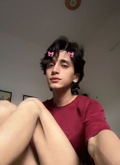 Aladdin - Male escort in New Delhi Photo 2 of 9