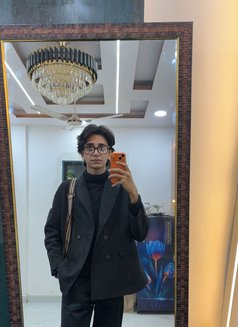 Aladdin - Male escort in New Delhi Photo 13 of 16