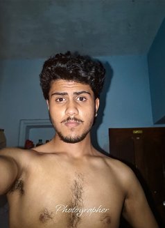 Alameen - Male escort in Al Manama Photo 2 of 3