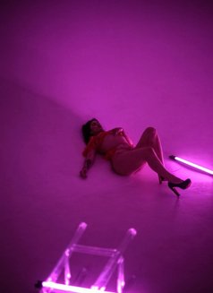 Alana - escort in Beirut Photo 11 of 19