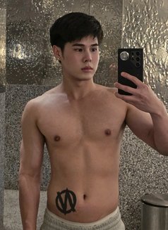 Alane - Acompañantes masculino in Bangkok Photo 1 of 3