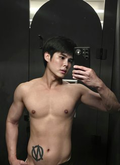 Alane - Acompañantes masculino in Bangkok Photo 2 of 3