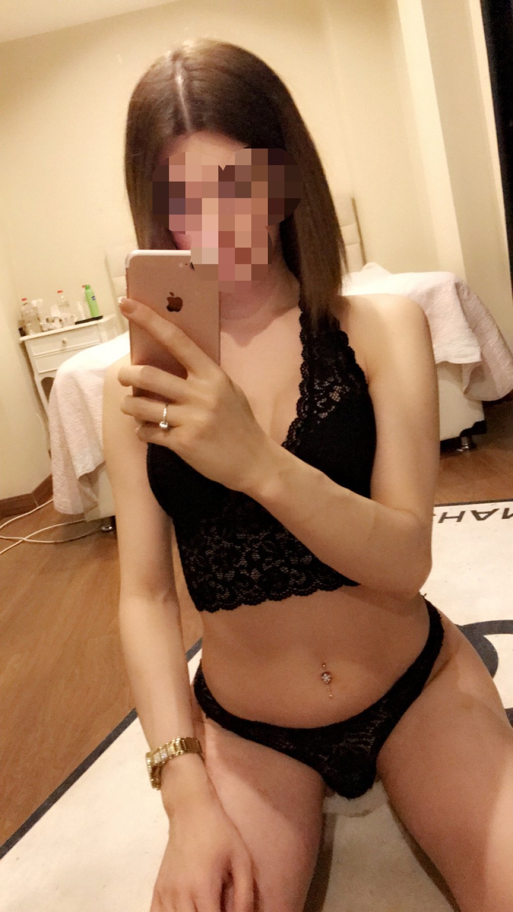 Alara Shemale's Gallery: Sensual and Seductive