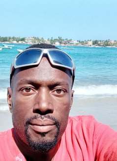 Alboury - Male adult performer in Dakar Photo 1 of 5