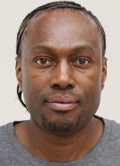 Alboury - Male adult performer in Dakar Photo 3 of 5