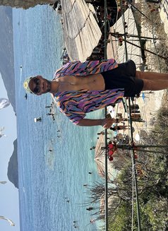 Aldar - masseur in Athens Photo 3 of 3