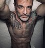 Ale - Acompañantes masculino in Tokyo Photo 1 of 3