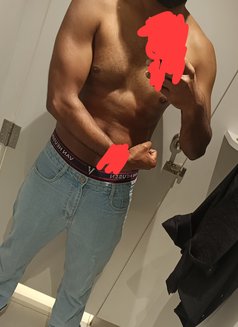 Alec - Male companion in Dubai Photo 1 of 3