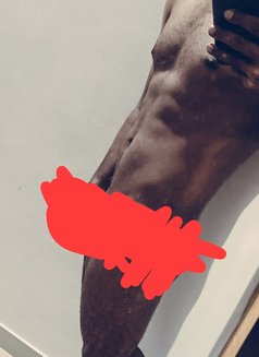 Alec - Male companion in Dubai Photo 3 of 3