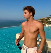 Alec - Male escort in Abu Dhabi