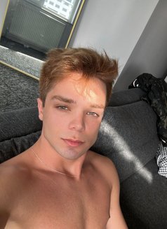 Alec - Male escort in Abu Dhabi Photo 2 of 3