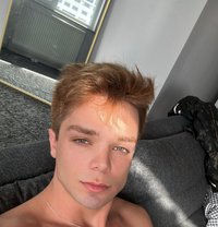 Alec - Male escort in Abu Dhabi