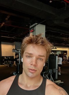Alec - Male escort in İstanbul Photo 4 of 5