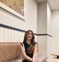 Alecia Givanya - puta in Singapore Photo 1 of 8