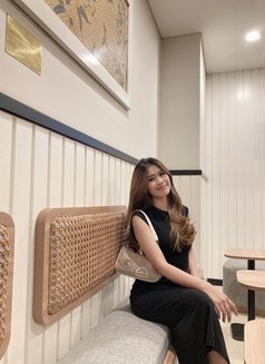 Alecia Givanya - escort in Singapore Photo 3 of 8