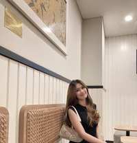 Alecia Givanya - puta in Singapore