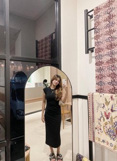 Alecia Givanya - escort in Singapore Photo 4 of 8