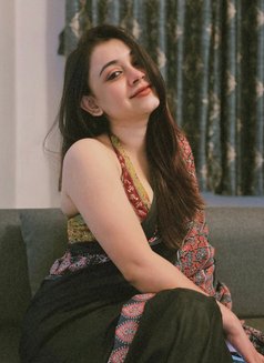 Aleena - escort in Sharjah Photo 1 of 4