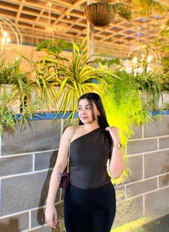 Aleena - escort in Sharjah Photo 2 of 4