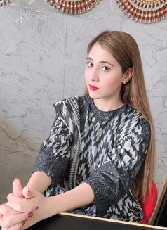 Aleena Premier Independent Escort - puta in Al Manama Photo 6 of 8