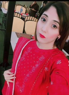 Aleena Premier Independent Escort - puta in Al Manama Photo 8 of 8