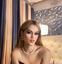 Aleeya Finly - Transsexual escort in Makati City