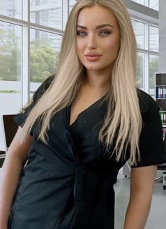 Aleksandra - escort in Dubai Photo 2 of 8