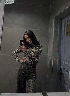 Alena - escort in Dubai Photo 4 of 9