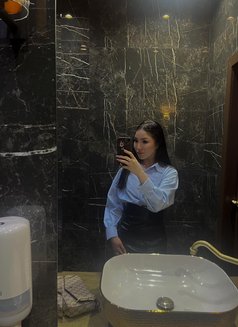 Alena - escort in Dubai Photo 7 of 9