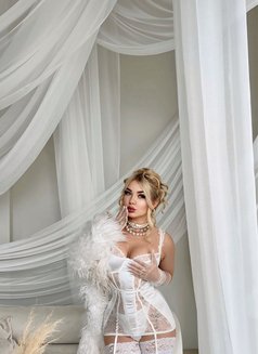 Alena - escort in Dubai Photo 1 of 11