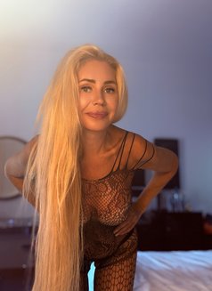 Alisa - escort in Jeddah Photo 3 of 5