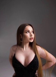 Alena - puta in Tbilisi Photo 4 of 9