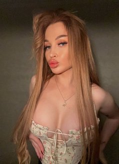 Alena - puta in Tbilisi Photo 5 of 9