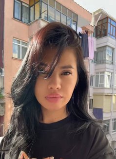 Alenia Love - puta in İstanbul Photo 2 of 6