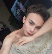 Ales - Male escort in Riyadh Photo 3 of 4