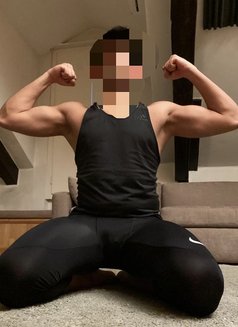 Alessandro - Male escort in Shanghai Photo 3 of 3