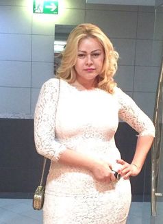 Alessia Big. Sexy Blond Brazilian - puta in Dubai Photo 3 of 18